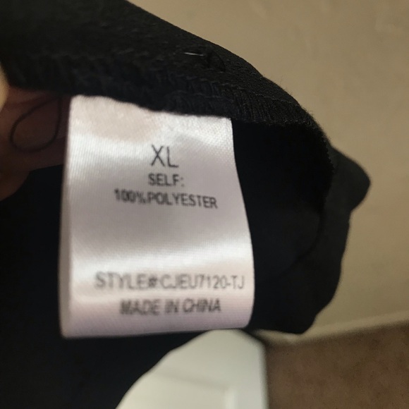 Elodie Sleeveless zippered Top - Picture 4 of 5